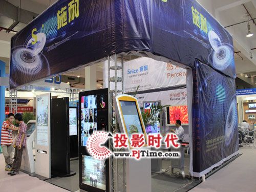數(shù)碼廣告機(jī)崛起 商用顯示與智能化應(yīng)用新趨勢